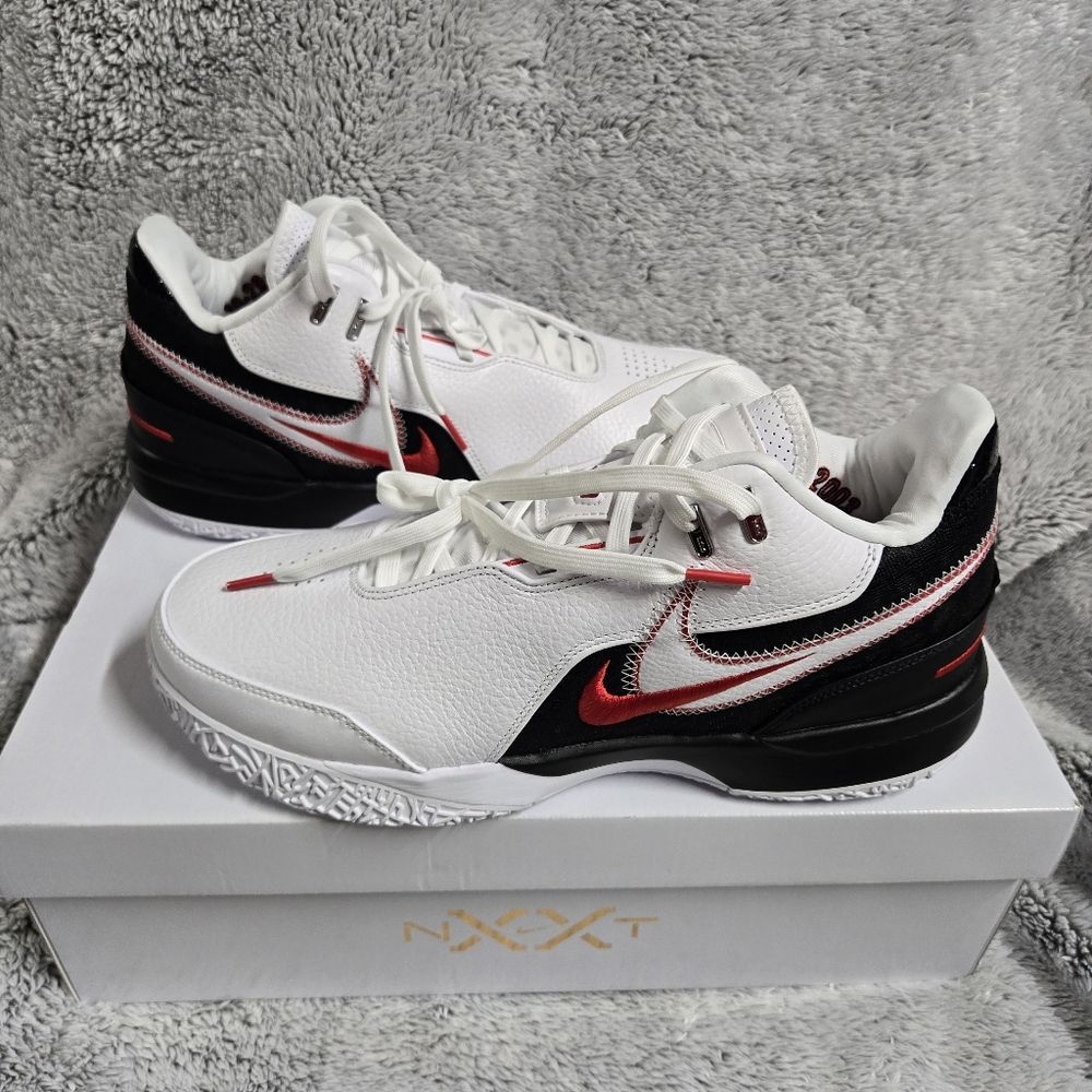 ZM LEBRON NXXT GEN AMPD SIZE 12 MEN